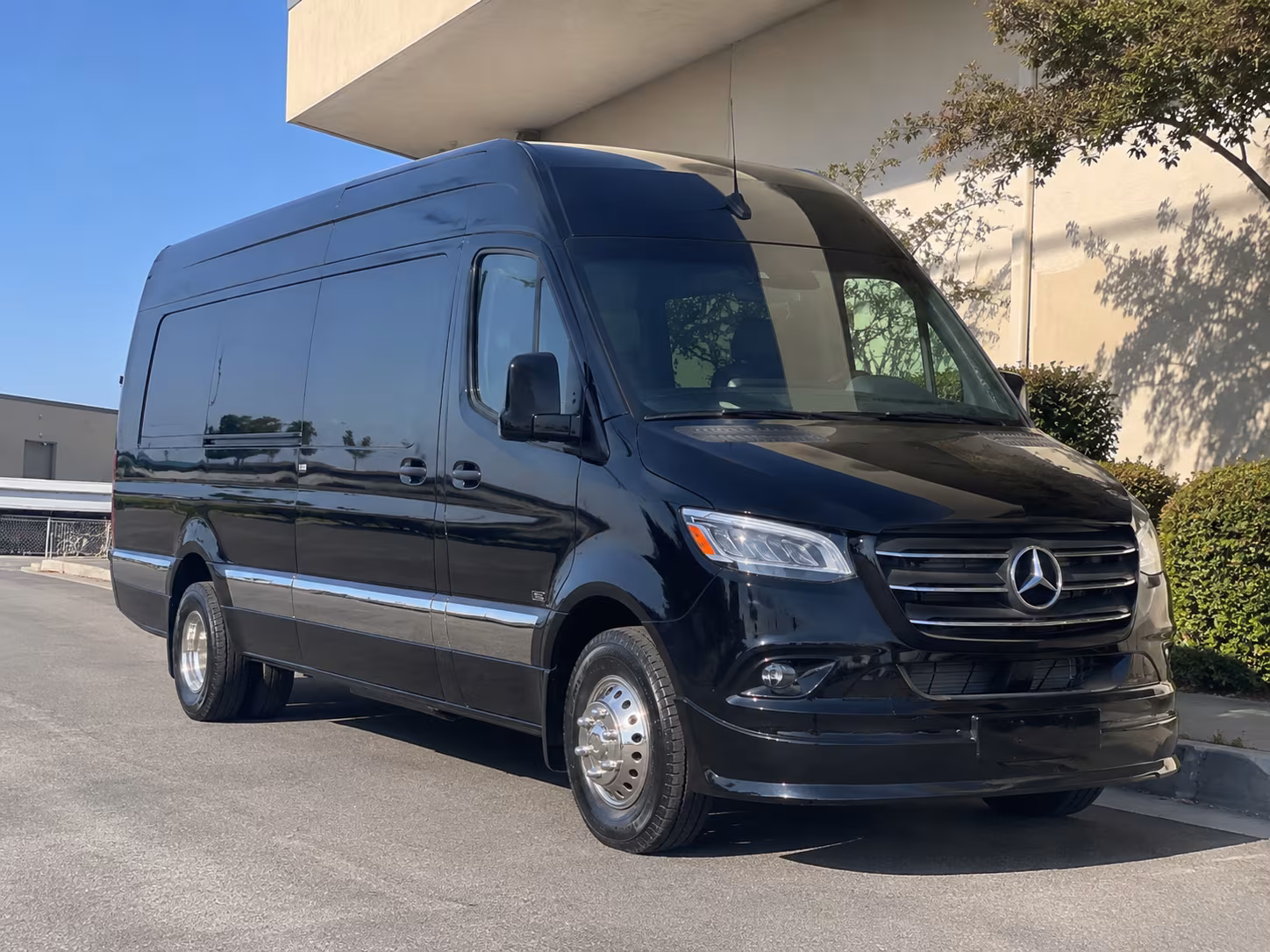 bus rental options for franklin trips