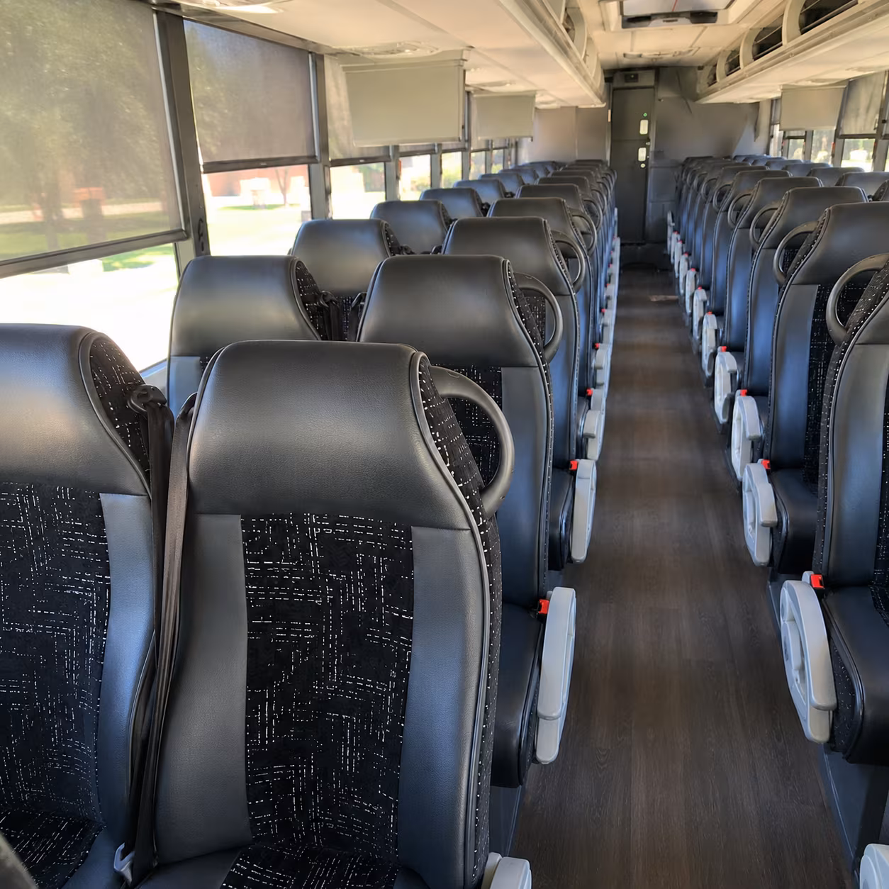 charter bus rentals for large group winery tours around williamson county
