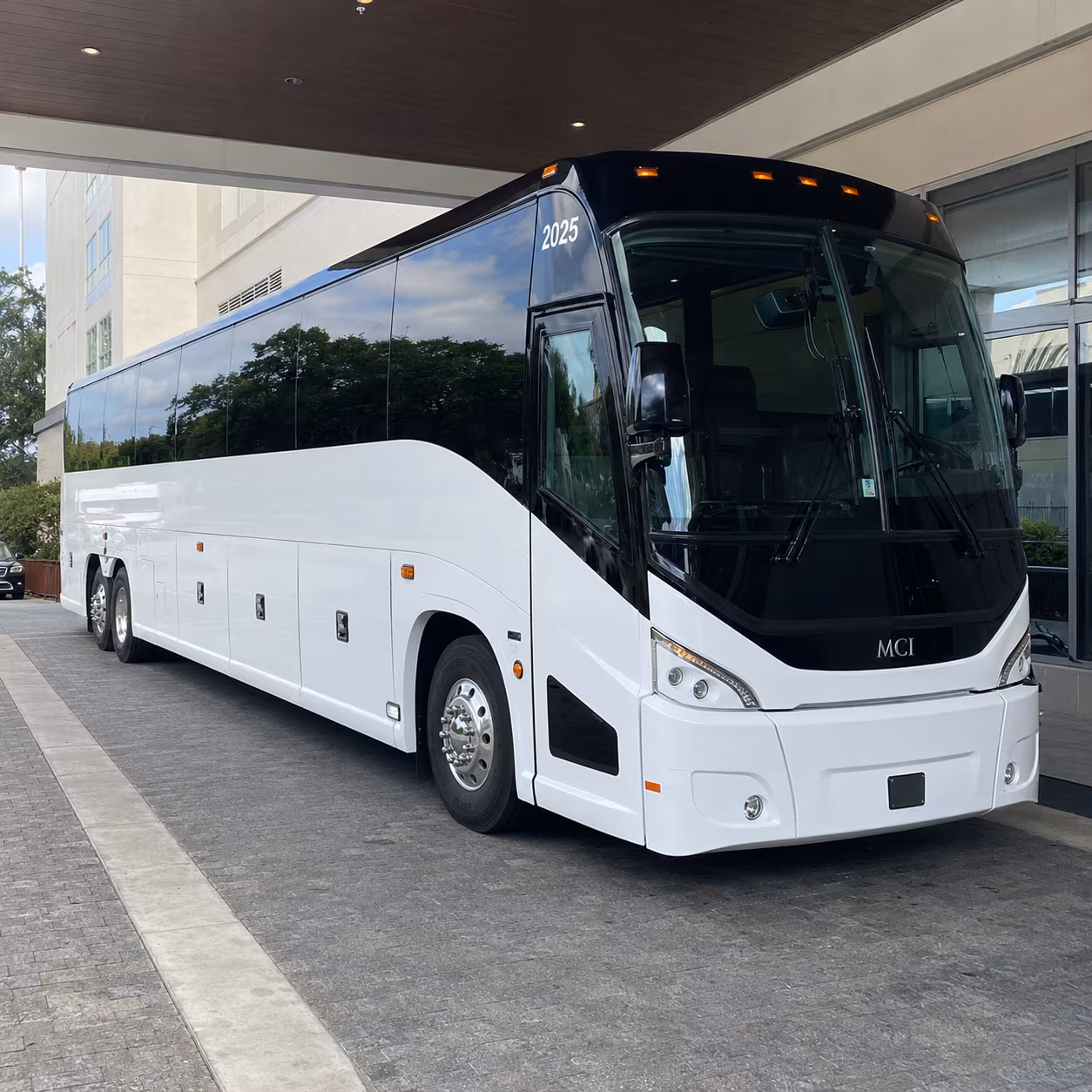 franklin 54 passenger charter bus