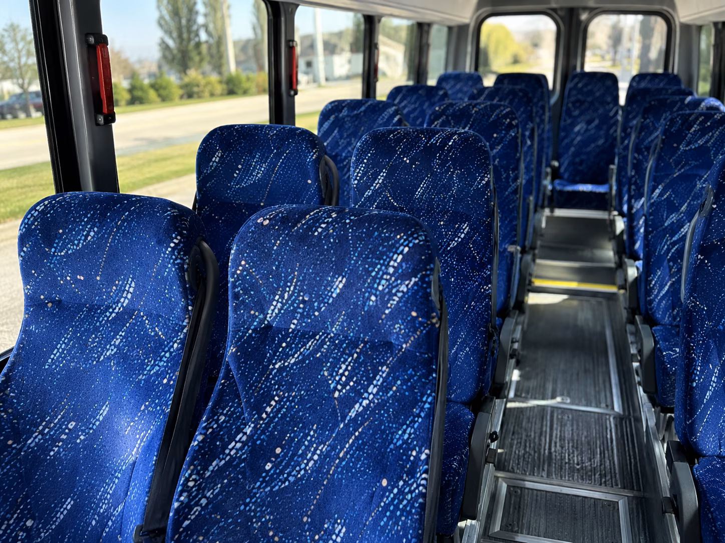 minibus wine tours to arrington vineyards and surrounding tasting rooms